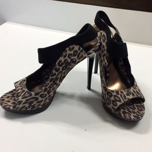 Carlos by Carlos Santana Harlow cheetah print  8.5